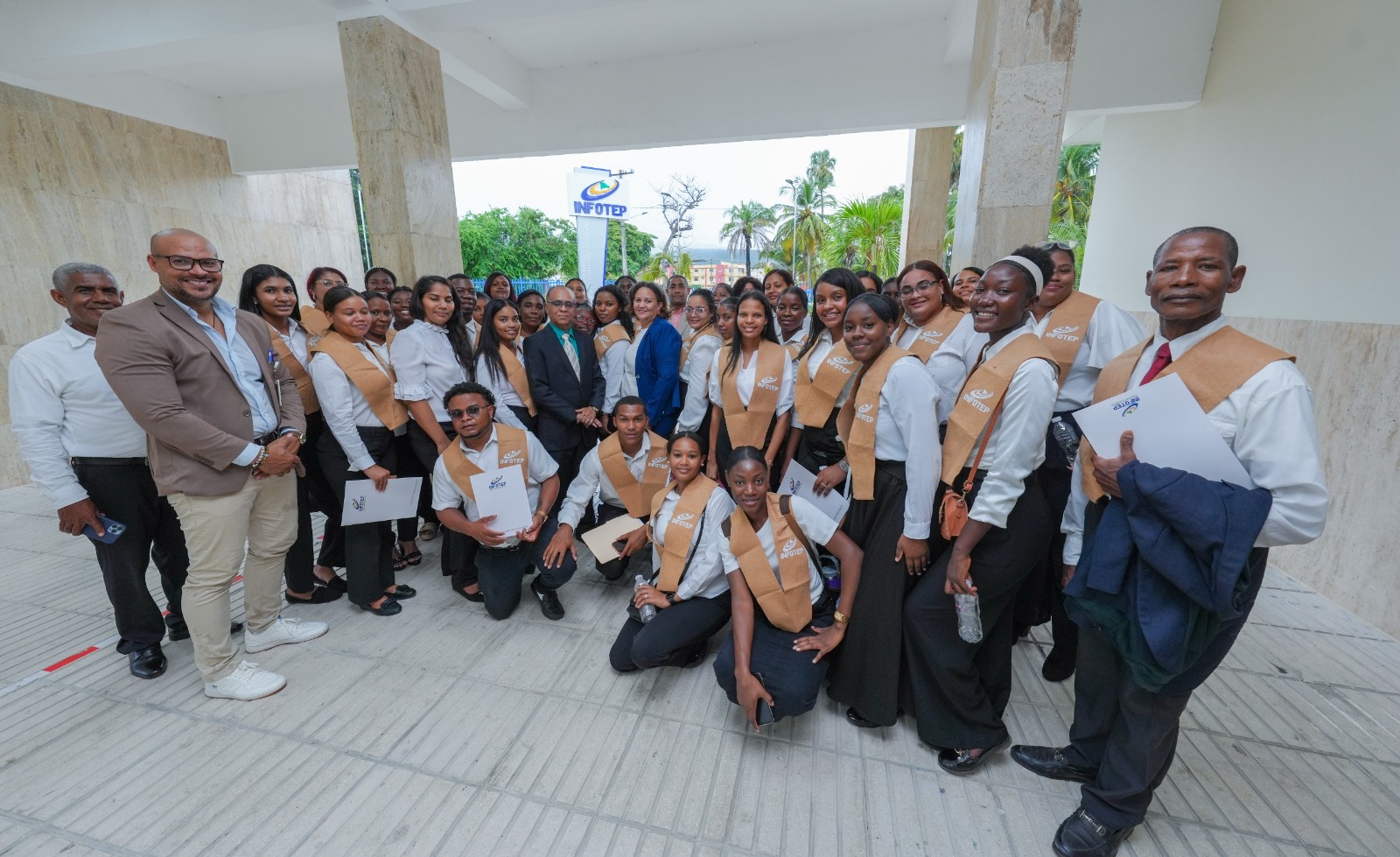 INFOTEP y UASD capacitan a 350 participantes durante jornada de verano en Barahona