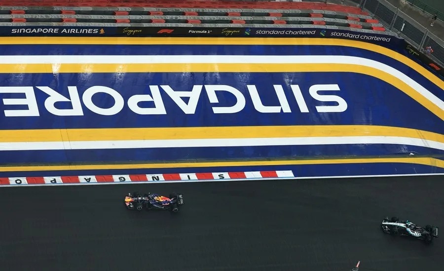 Verstappen gana el esprint del Gran Premio de Singapur y Antonelli acaba cuarto