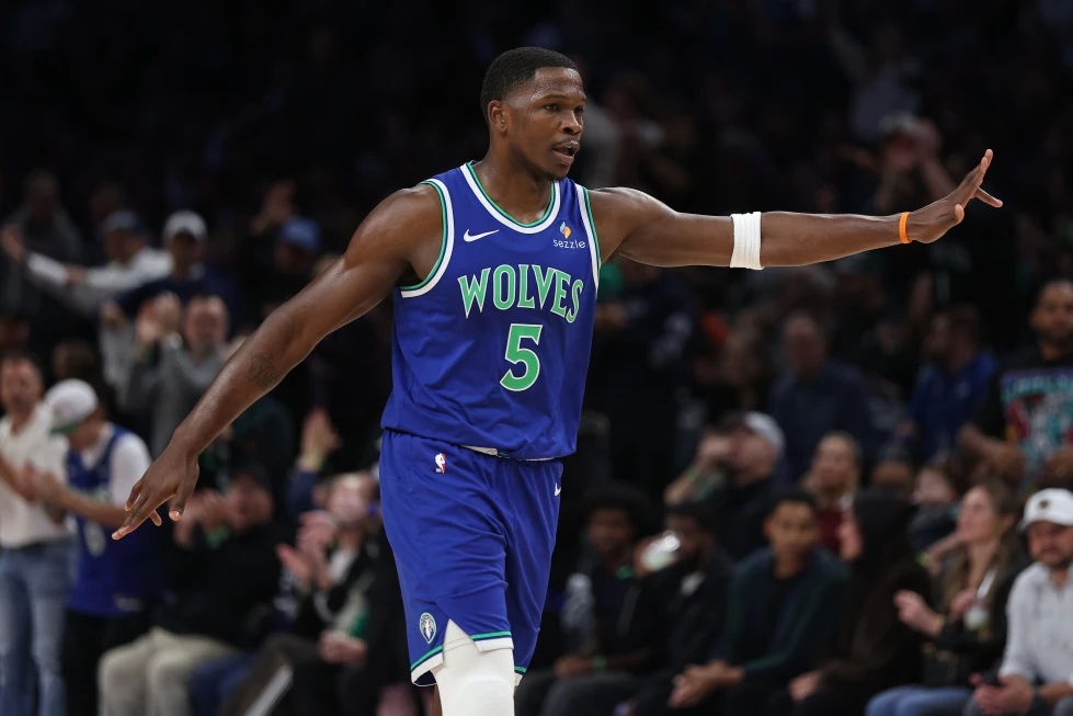 Anthony Edwards, jugador de los Timberwolves, necesita una intervención quirúrgica en la rodilla derecha y estará de baja varias semanas.