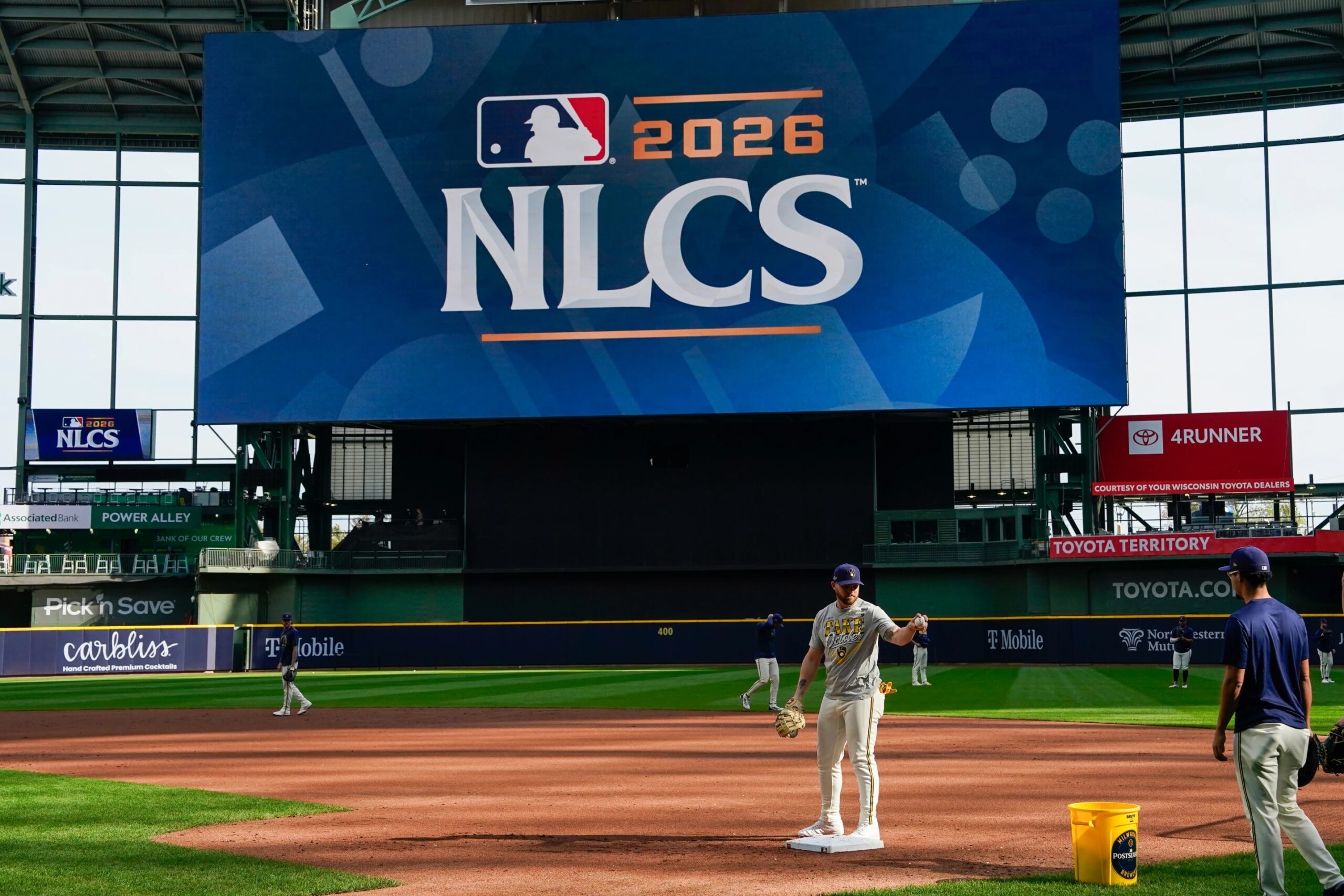 Christian Yelich y los Cerveceros buscan superar a Shohei Ohtani y los Dodgers en la revancha de la Serie de Campeonato de la Liga Nacional.