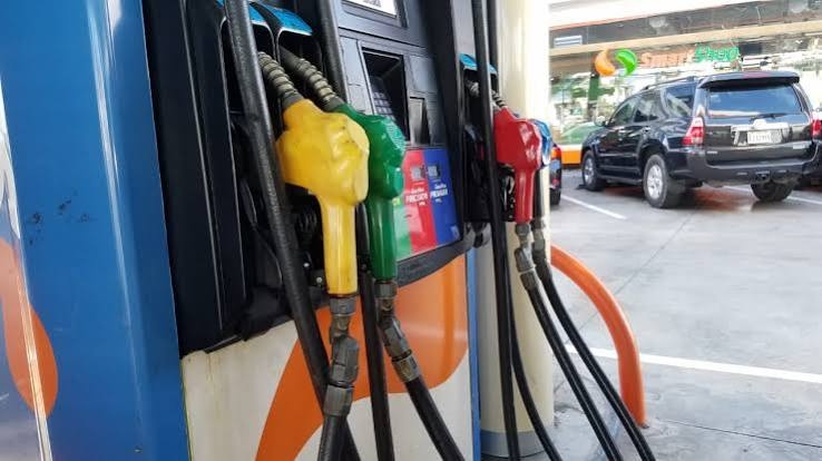 Gobierno congela combustibles