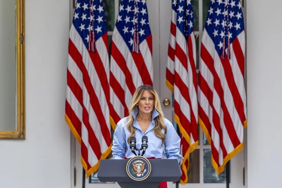 Melania Trump media un alto el fuego local entre Rusia y Ucrania en la ciudad de Oleshky Melania Trump media un alto el fuego local entre Rusia y Ucrania en la ciudad de Oleshky